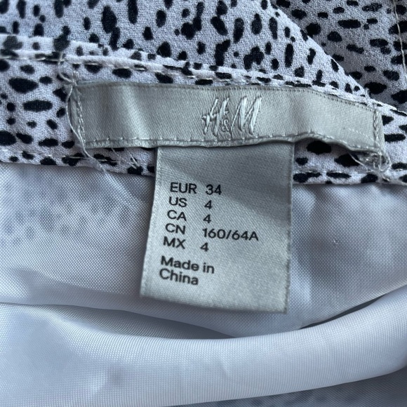 NWOT H&M Ruffled Skirt - Picture 4 of 5